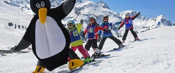 Kids Ski Lessons (5-14 y.) for Beginners from 1. Schi- und Snowboardschule Kühtai