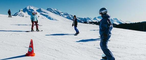 Snowboard Lessons for Kids (from 8 y.) & Adults for First Timers from Evolution 2 Saint-Gervais