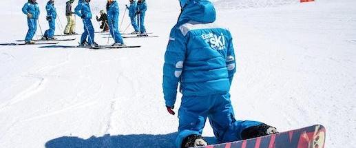 Private Snowboarding Lessons for All Levels from Ski School 360 Samoëns