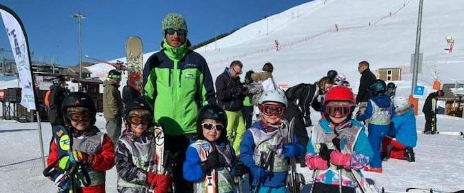 Kids Ski Lessons (4-12 y.) - Max 10 per group from Ski School EasySki Alpe dHuez