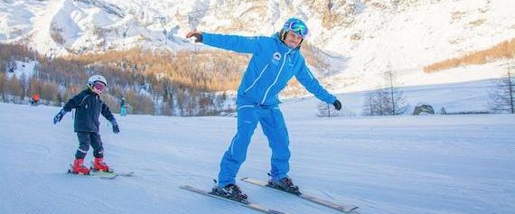 Private Ski Lessons for Kids of All Levels from Ski School ESKIMOS Saas-Fee