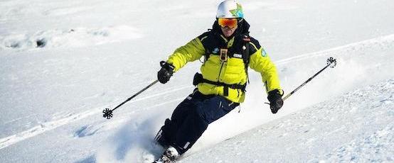 Adult Ski Lessons - Max 6 per group from Ski School Prosneige Val dIsère