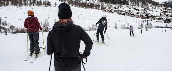 Adult Ski Lessons for All Levels from Ski school Ski Zenit Saas-Fee