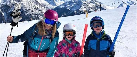 Private Ski Lessons for Kids and Teens of all Ages from Ski School SNOWLINES Sölden