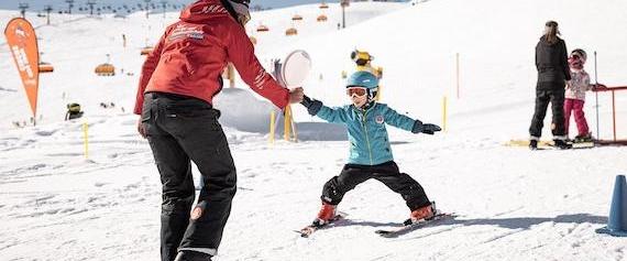 Kids Ski Lessons (3-4 y.) for First Timers from Ski School Vacancia Sölden