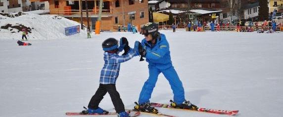 Full Day Kids Ski Lessons (6-15 y.) for Beginners from Skischule Aktiv Wildschönau