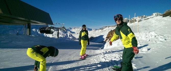Private Snowboarding Lessons (from 5 y.) for All Levels from Snowboard and Skischool Snowlimit