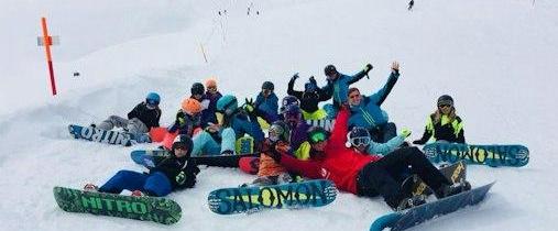 Snowboarding Lessons (from 8 y.) for Beginners from Swiss Ski School Wengen