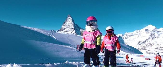 Kids Ski Lessons (4-6 y.) for Beginners from Swiss Ski School Zermatt - Zermatters
