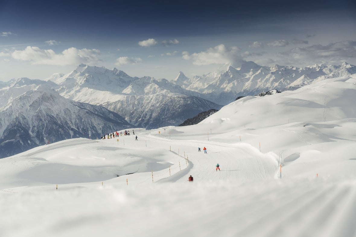 Aletsch Arena: Easy Blue Slope and Matterhorn View © Aletsch-Arena.ch