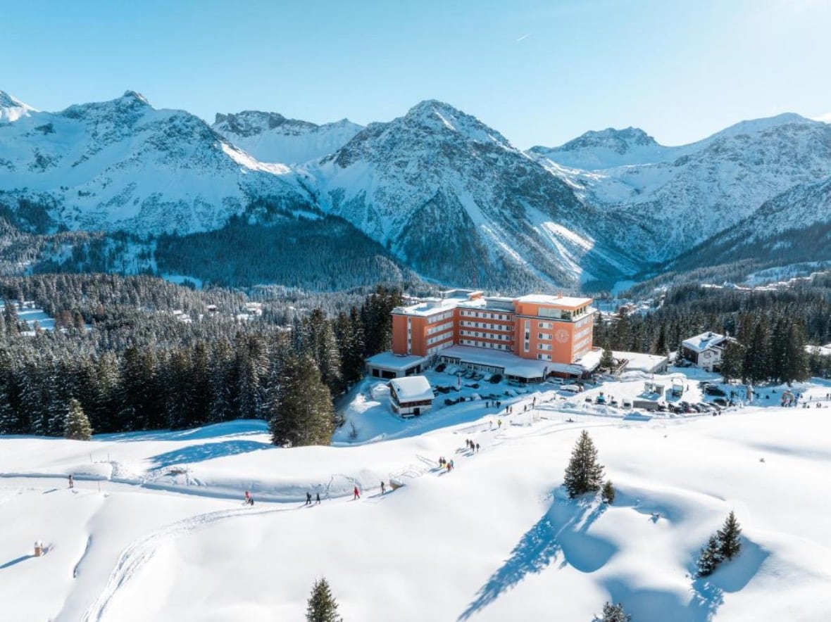 Hotel Pratschli Arosa in winter