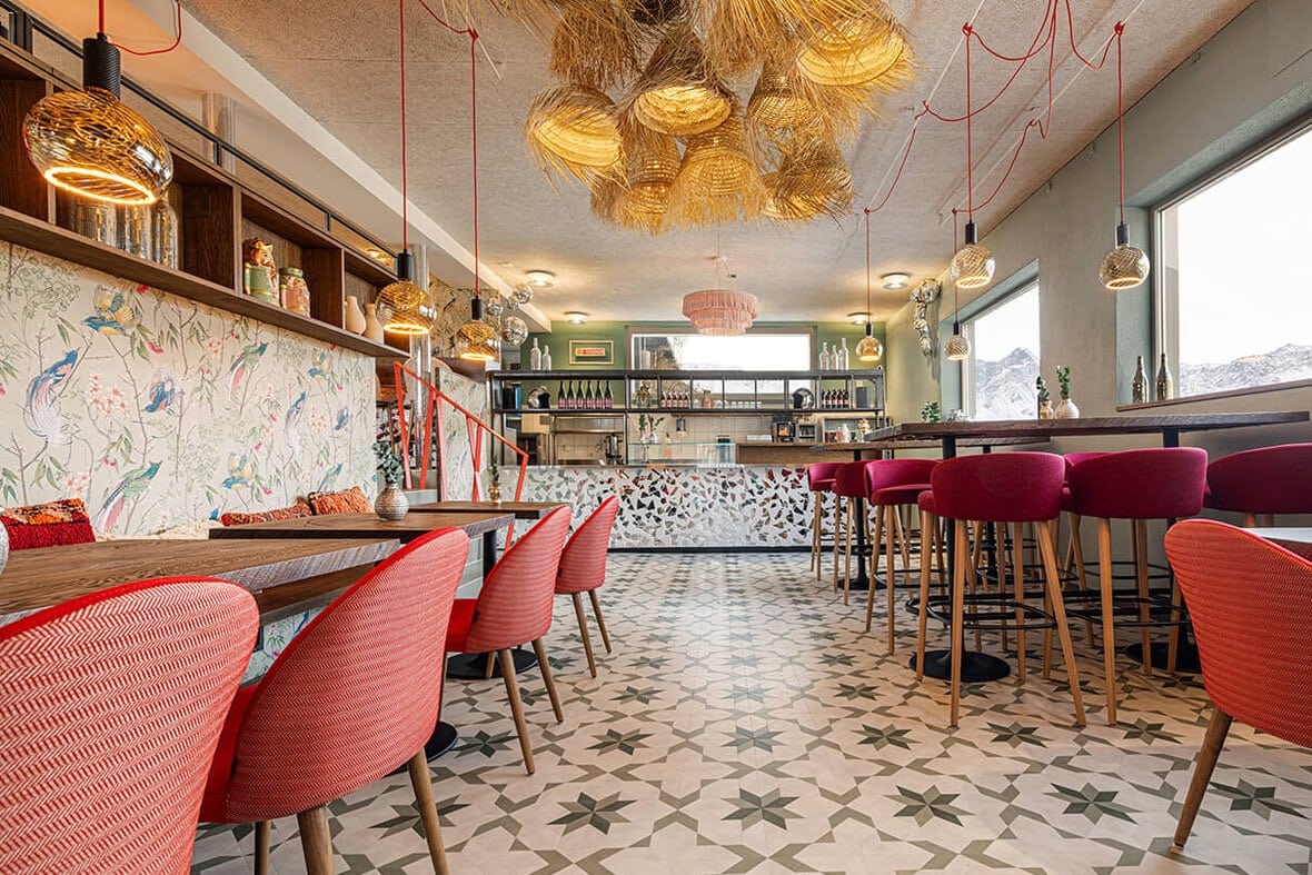 Arosa Sit-Hutte mountain restaurant interior