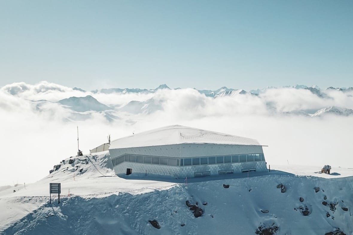 Arosa Weisshorngipfel mountain restaurant in winter