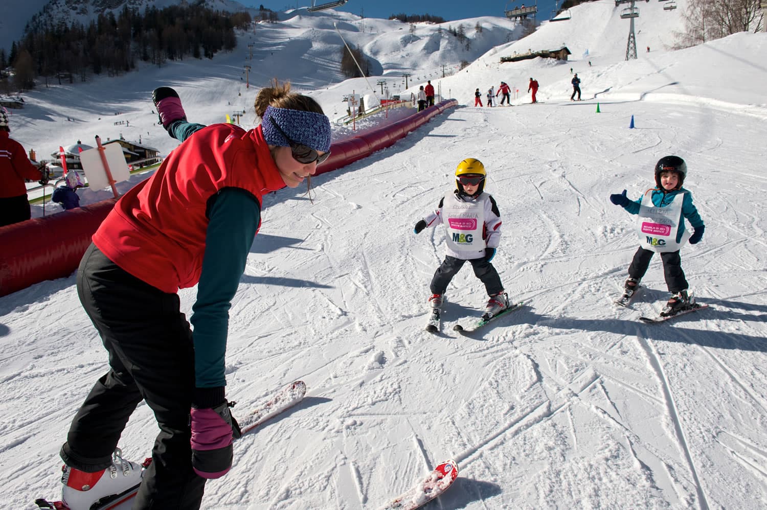 Kids ski lesson in Courmayeur