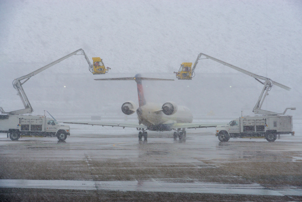 Delta jet deicing at Salt Lake City Airport, nearest airport to Park City