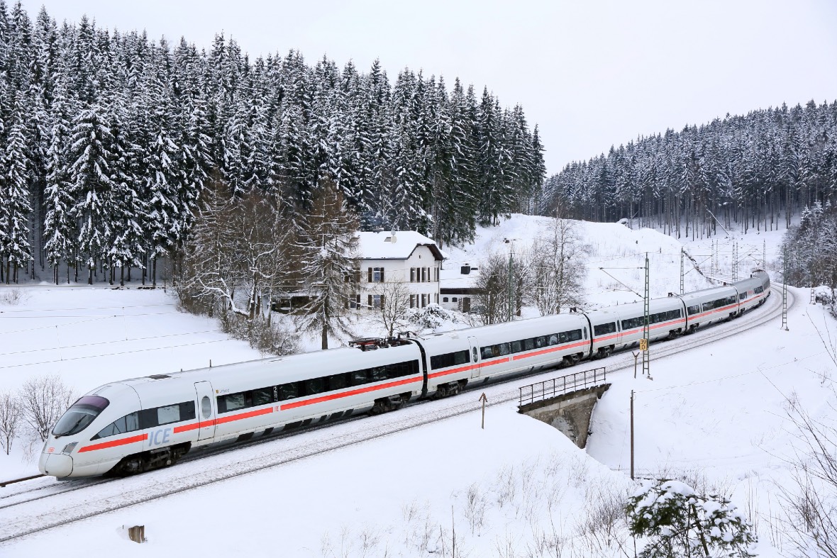 Getting_to_ski_resorts_by_rail © Deutsche Bahn AG Uwe Miethe
