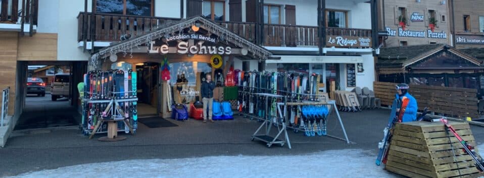 Le Schuss ski hire shops in La Clusaz