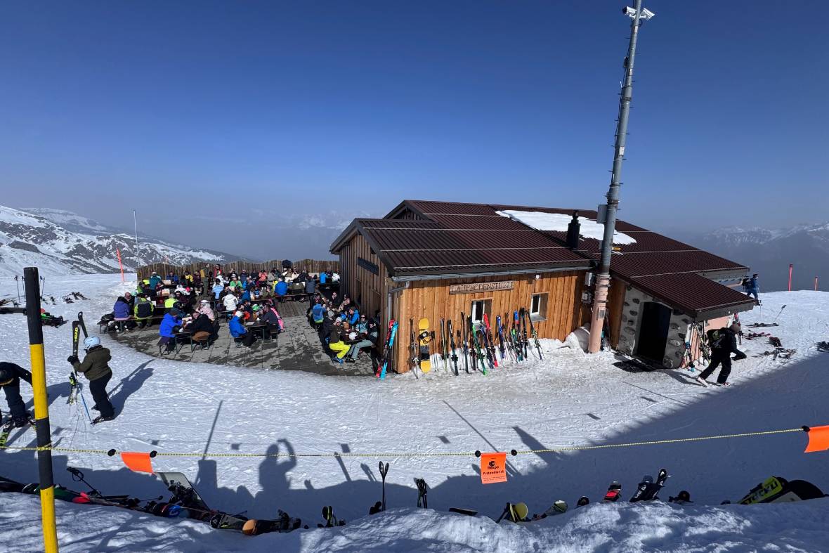 Laufbodenstubli mountain restaurant in Pizol in winter