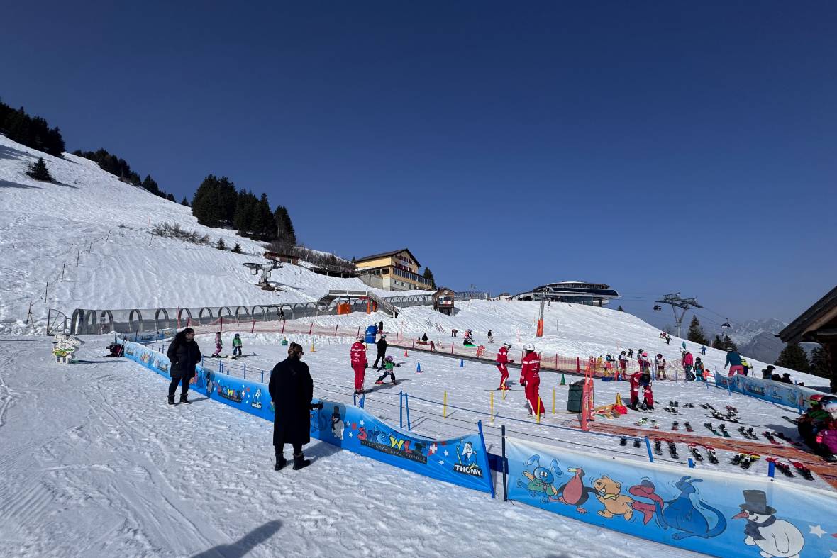Ski school Kinderland at Pizol Bad Ragaz Pardiel in winter