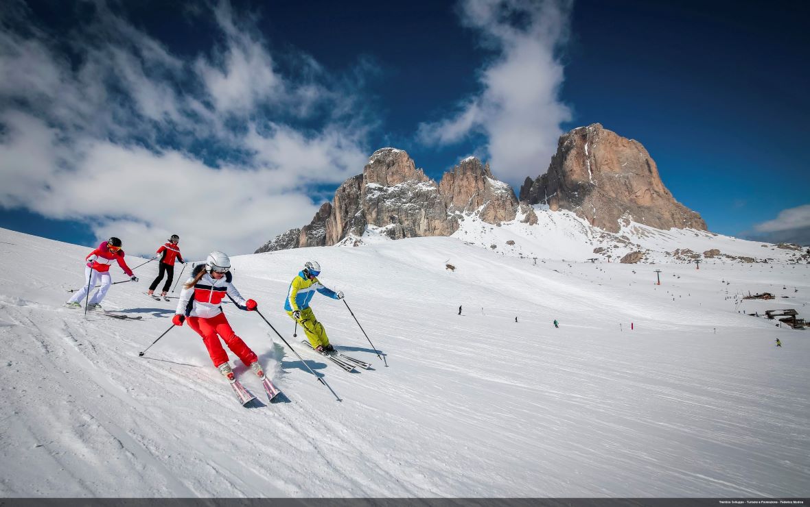 Skiers on Col Rodella in Val di Fassa