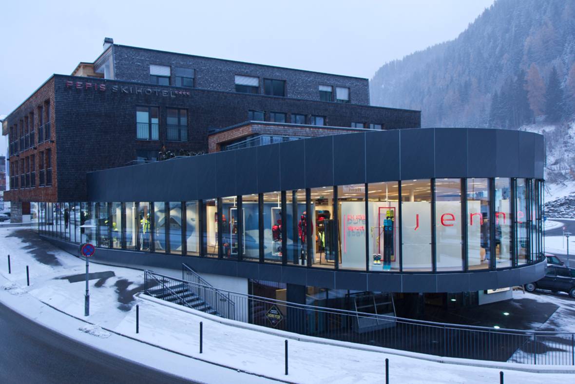 Jennewein Sport main store in St Anton