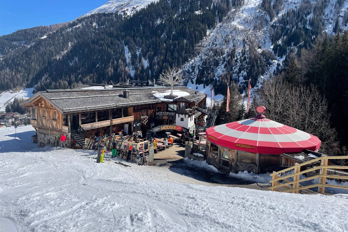 Mooserwirt restaurant and legendary for apres-ski