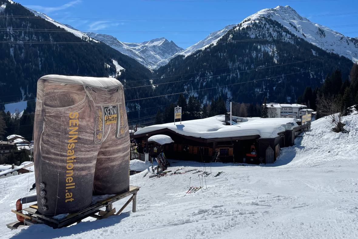 Sennhutte restaurant and for apres-ski in the St Anton ski area