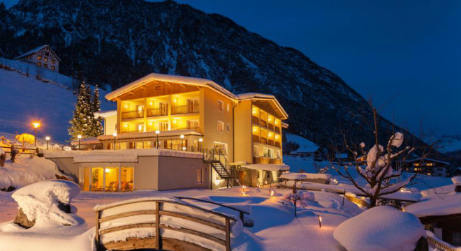 Alpenhotel Zimba Exterior 660x360