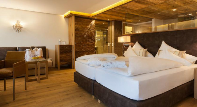 Hotel Neuhaus Saalbach Rooms1 660x360