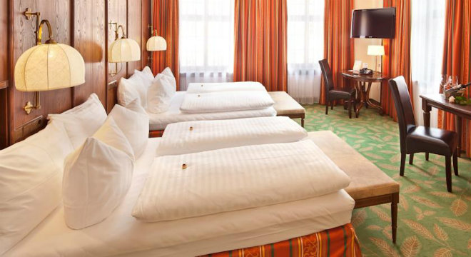 Hotel Goldener Adler Innsbruck Room1 660x360