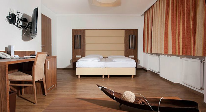 Hotel Kapeller Innsbruck Room1 660x360
