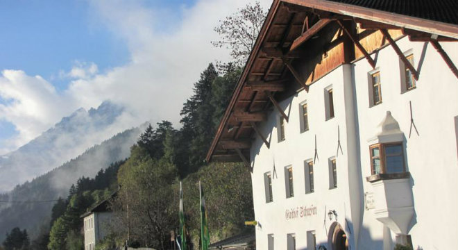 Gasthof zum Schupfen Innsbruck Exterior 660x360