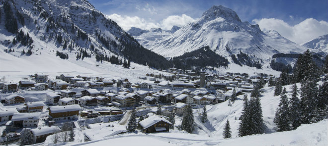 AT Lech Village in Winter © Sepp Mallaum, Lech Zürs Tourismus 660x295